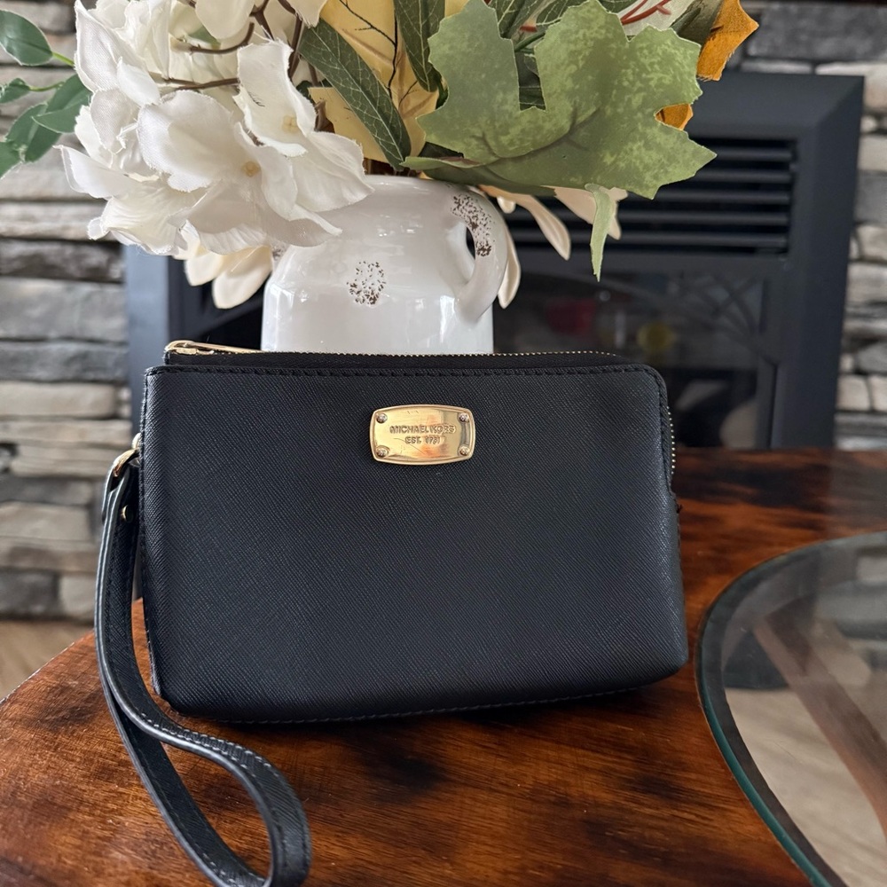 Michael Kors Wristlet
